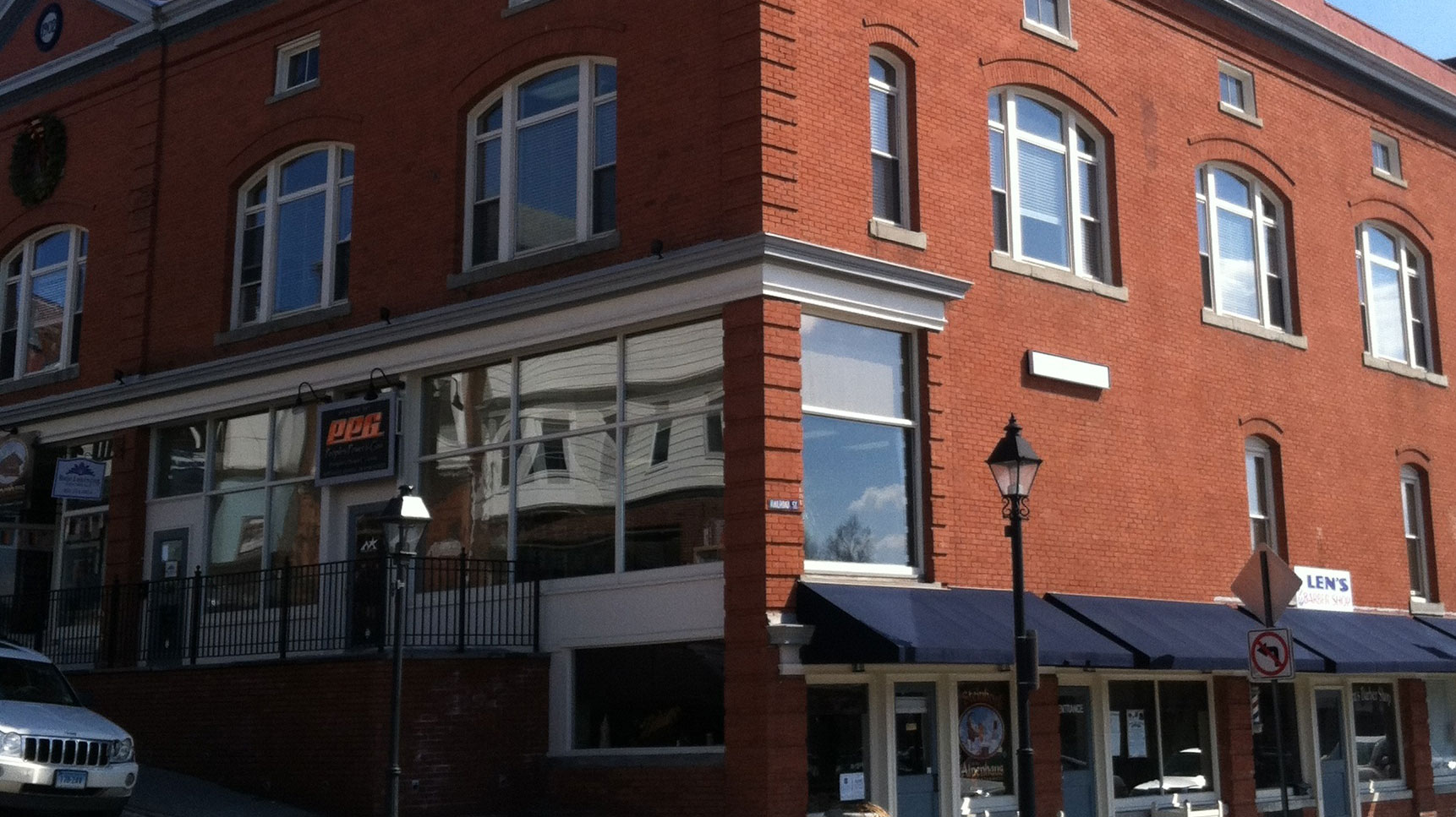 65-Bank-Street-outside